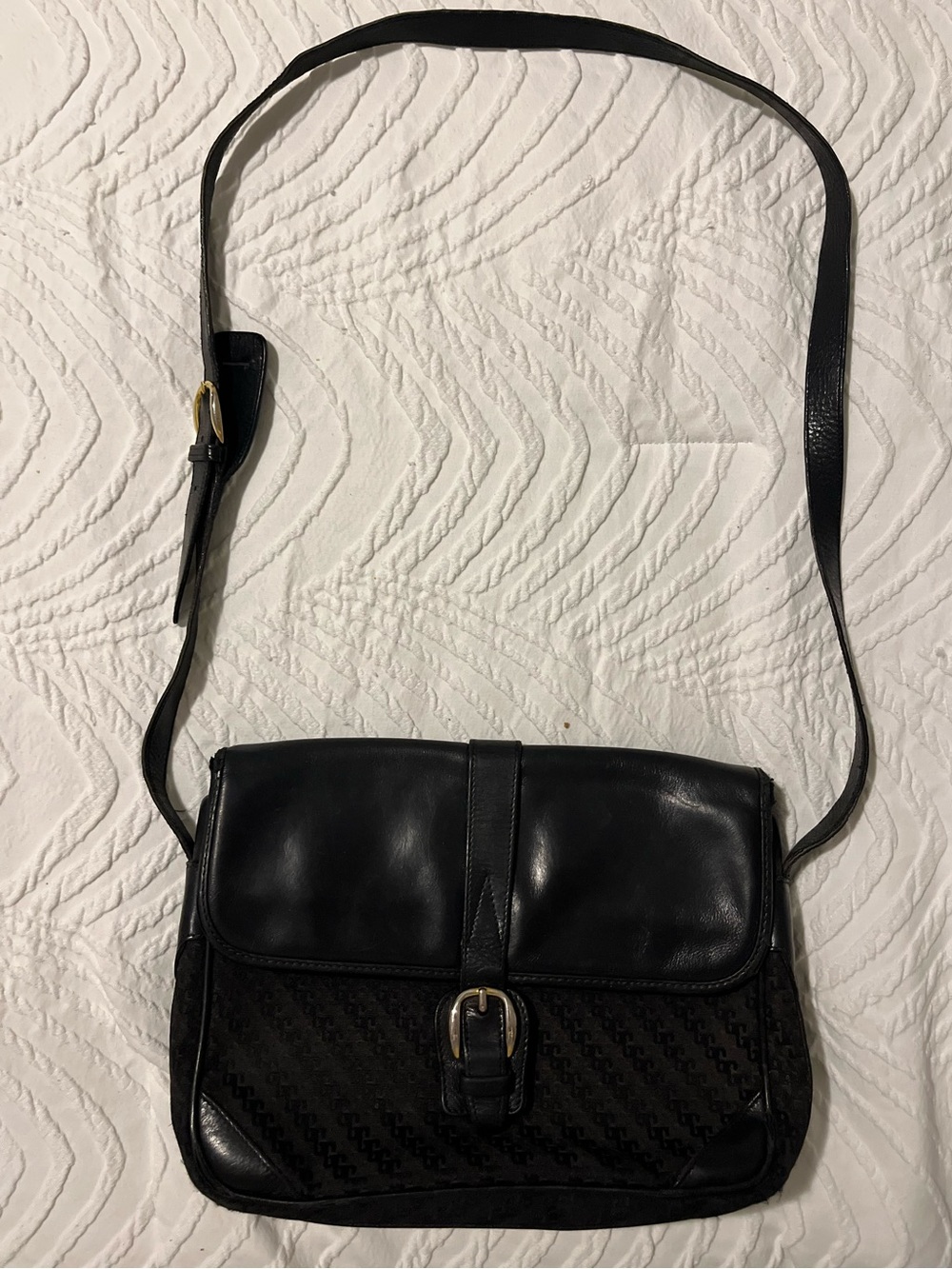 Vintage Gucci GG monogram messenger bag